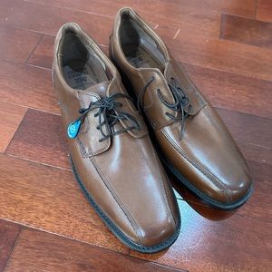 Johnston & Murphy XC4 lace up dress shoes